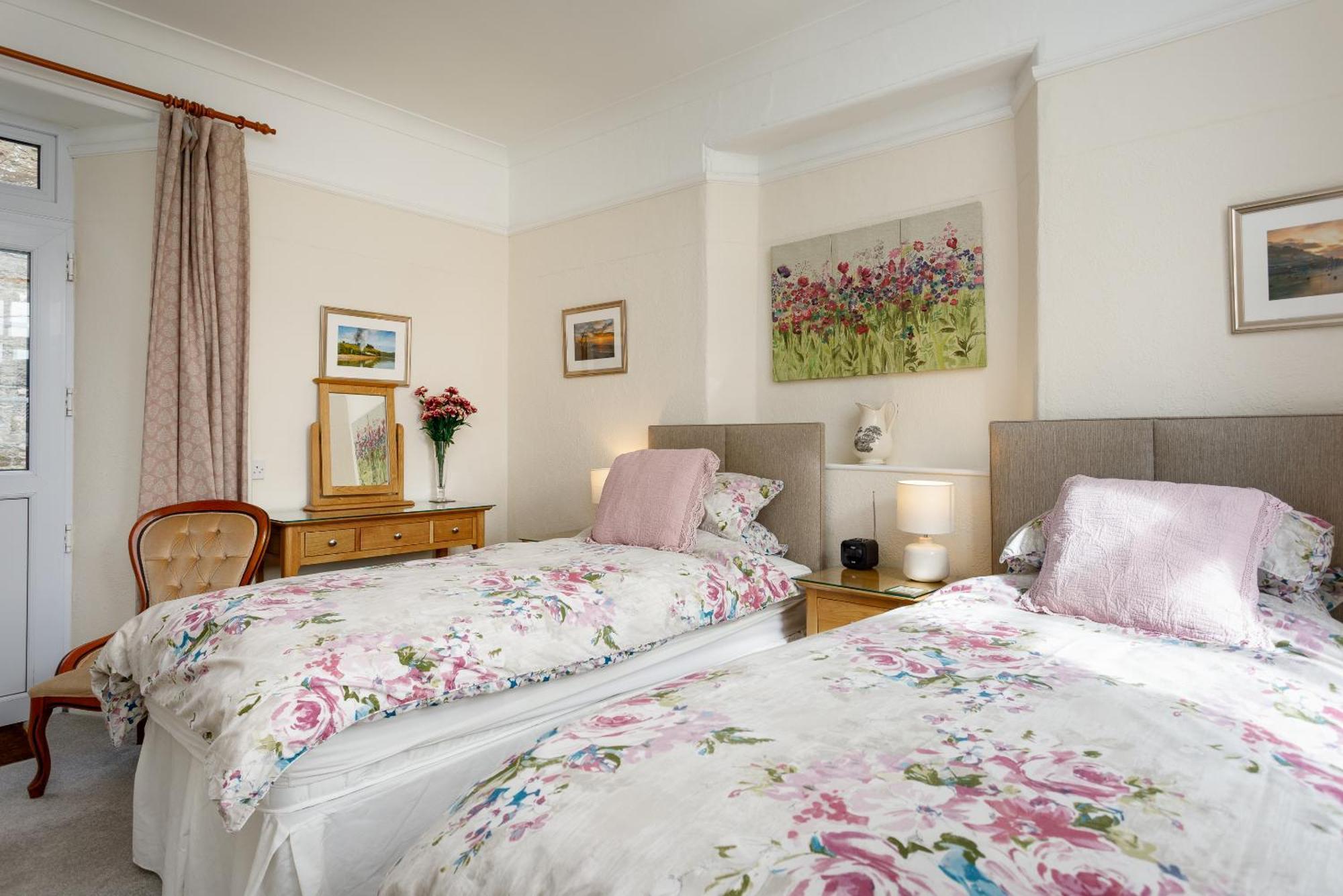 Bed and Breakfast Bucklawren Farm Лу Номер фото